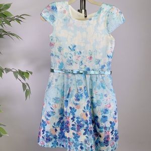 Zoe LTD - Size 7